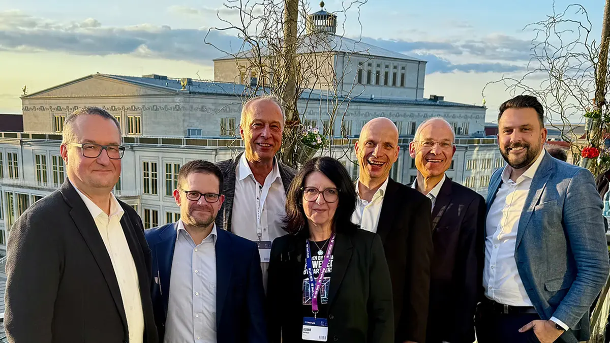 Gruppenfoto der Teams von NetApp und SHD