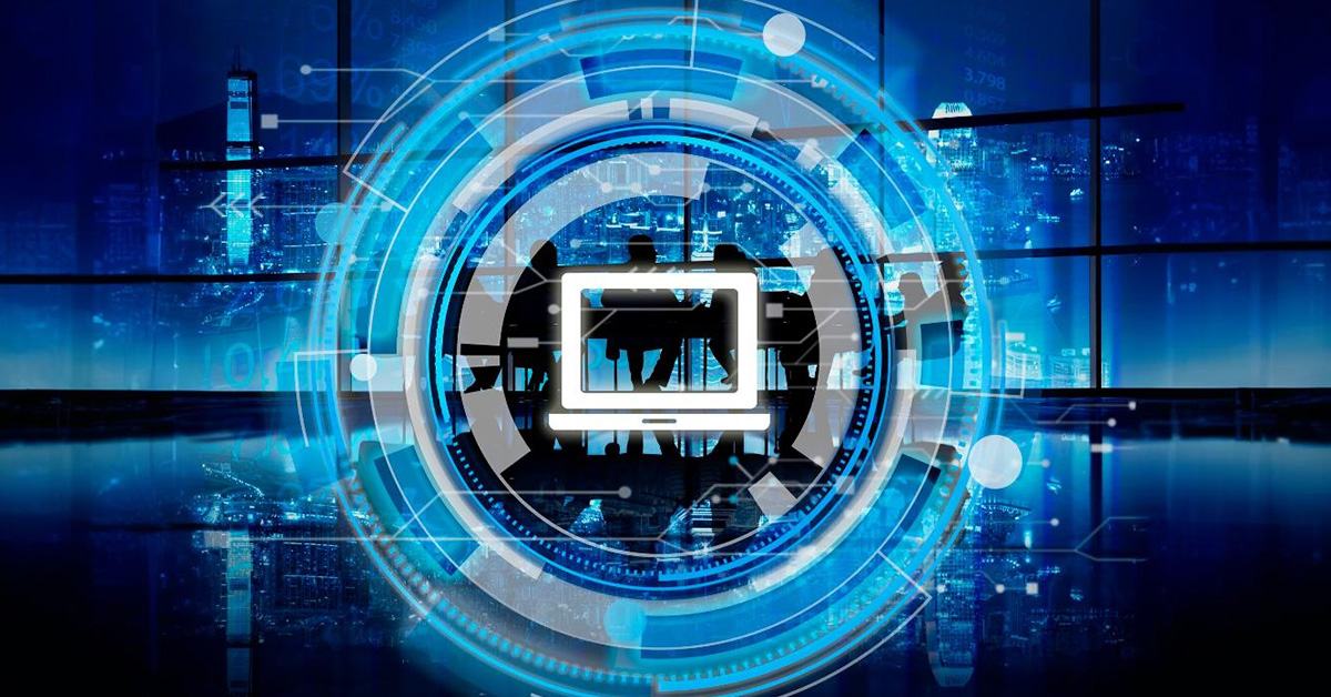 Modernes Büro mit Computertechnik, Team arbeitet an IT-Lösungen für SHD in urbaner Umgebung.