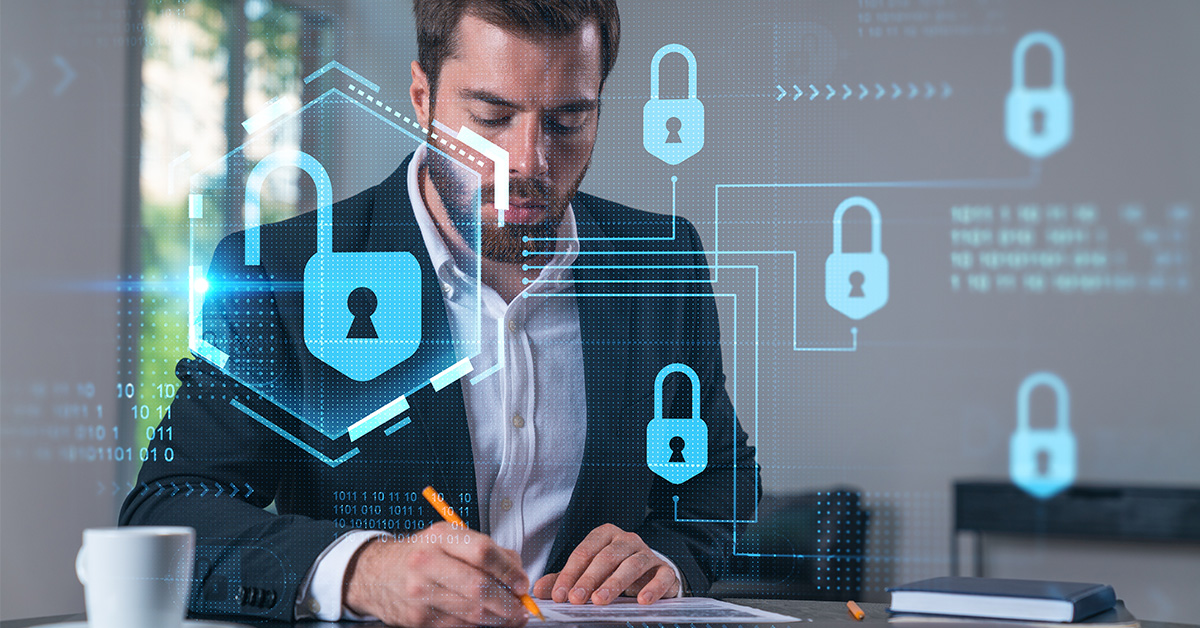 Ein Mann im Anzug arbeitet am Schreibtisch, umgeben von digitalen Sicherheitsschlössern.